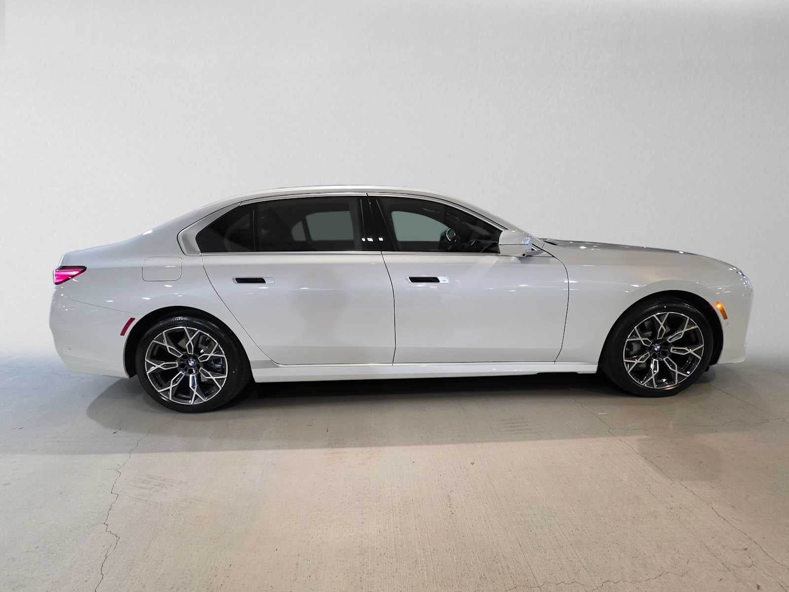 2027 BMW 7 Series 740i xDrive