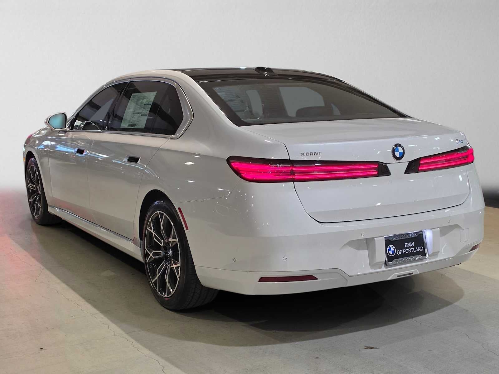 2027 BMW 7 Series 740i xDrive
