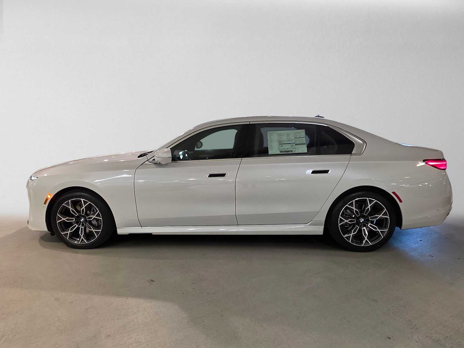 2027 BMW 7 Series 740i xDrive