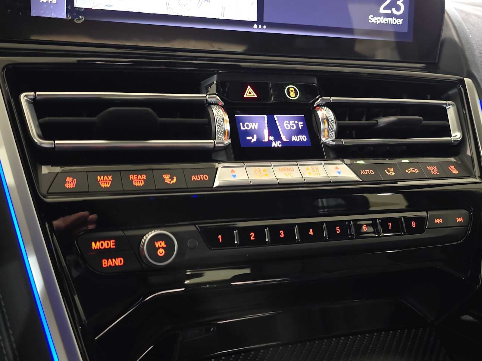 2026 BMW 8 Series M850i