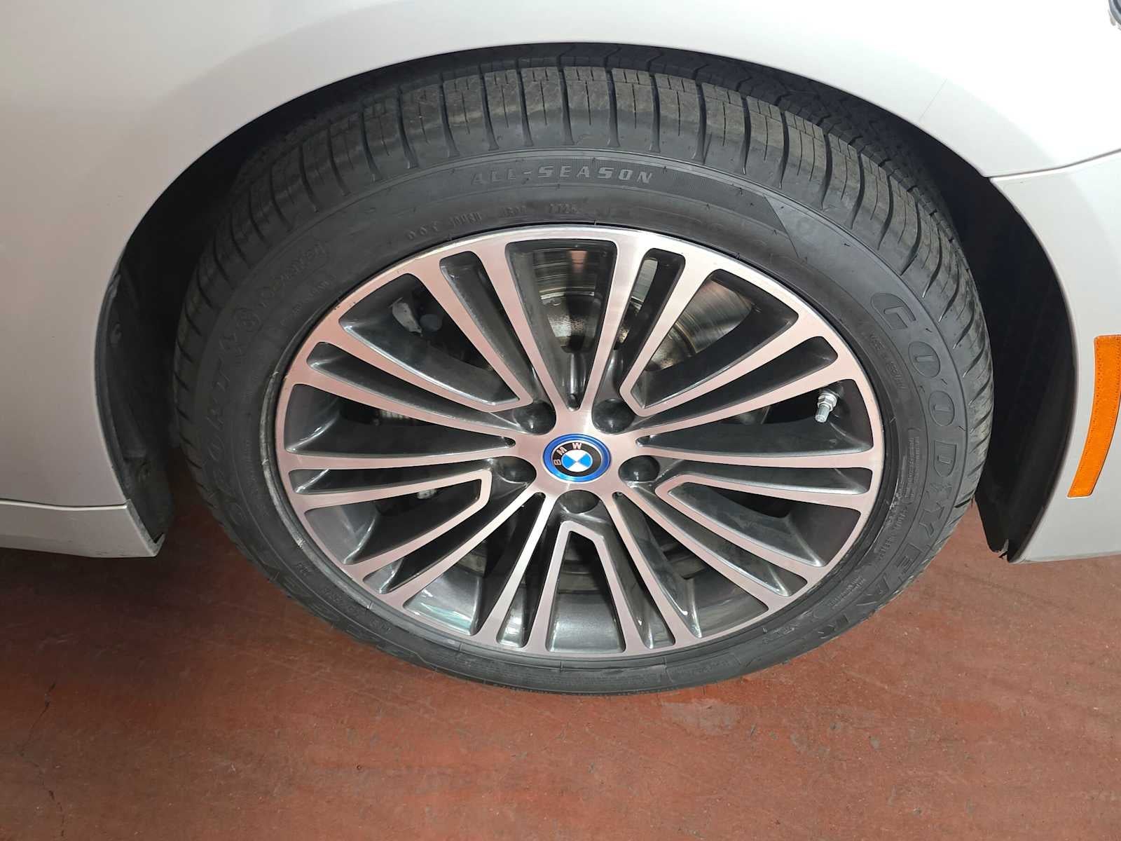 2018 BMW 5 Series 530e xDrive iPerformance