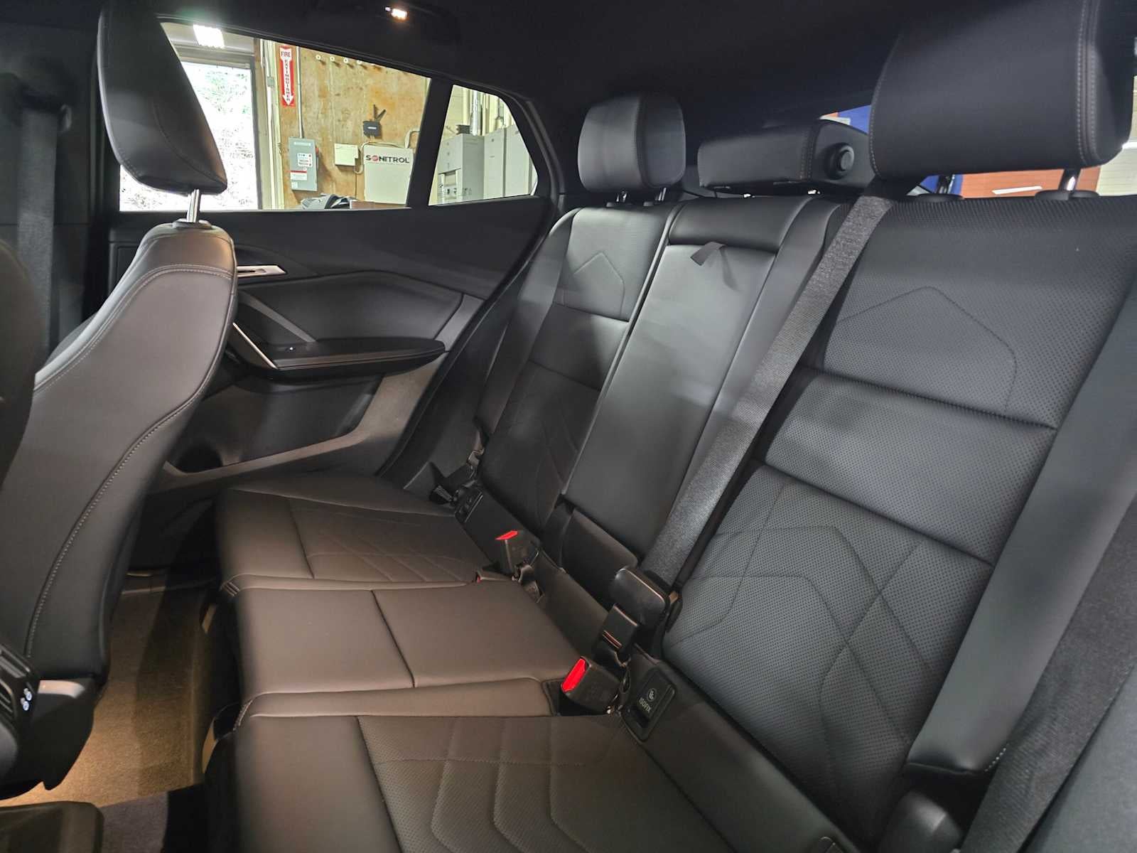 2025 BMW X2 xDrive28i