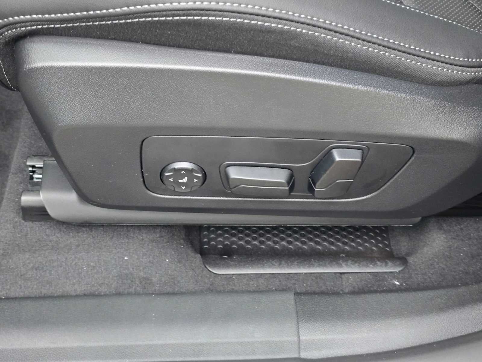 2026 BMW X1 xDrive28i xDrive28i