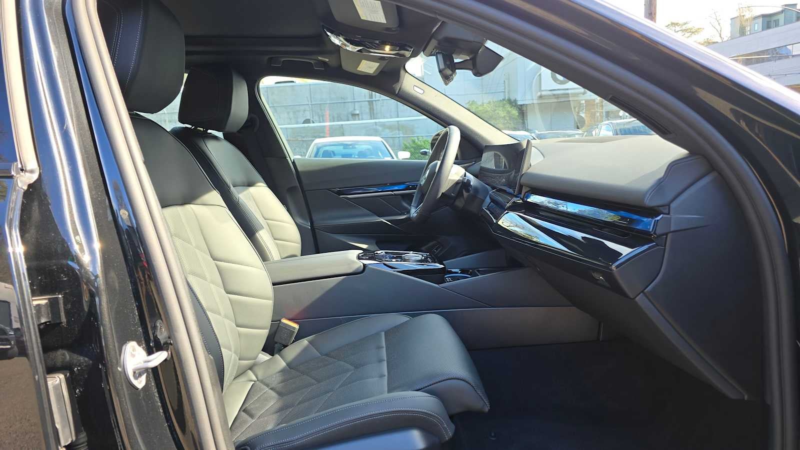 2025 BMW i5 xDrive40