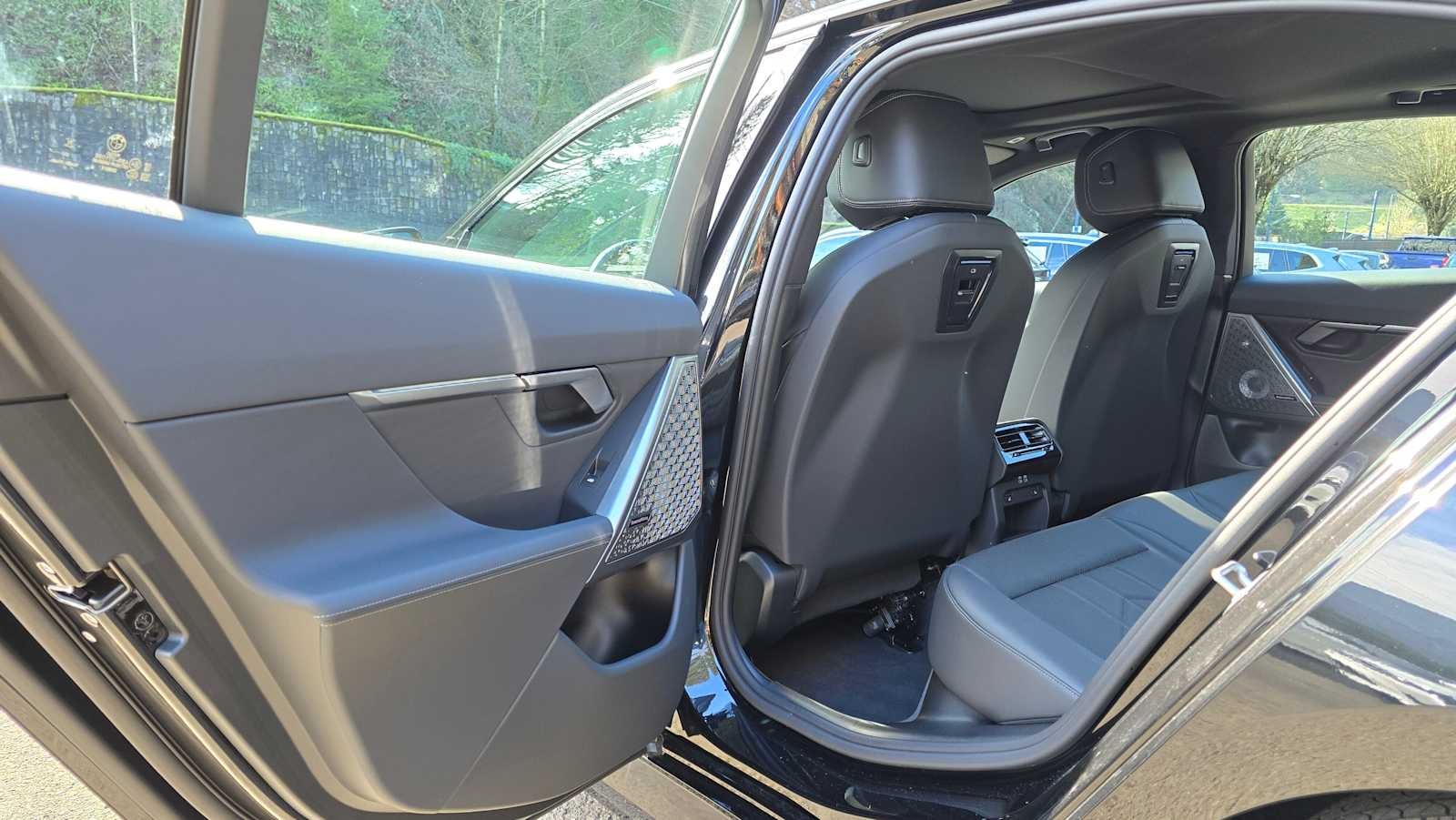 2025 BMW i5 xDrive40