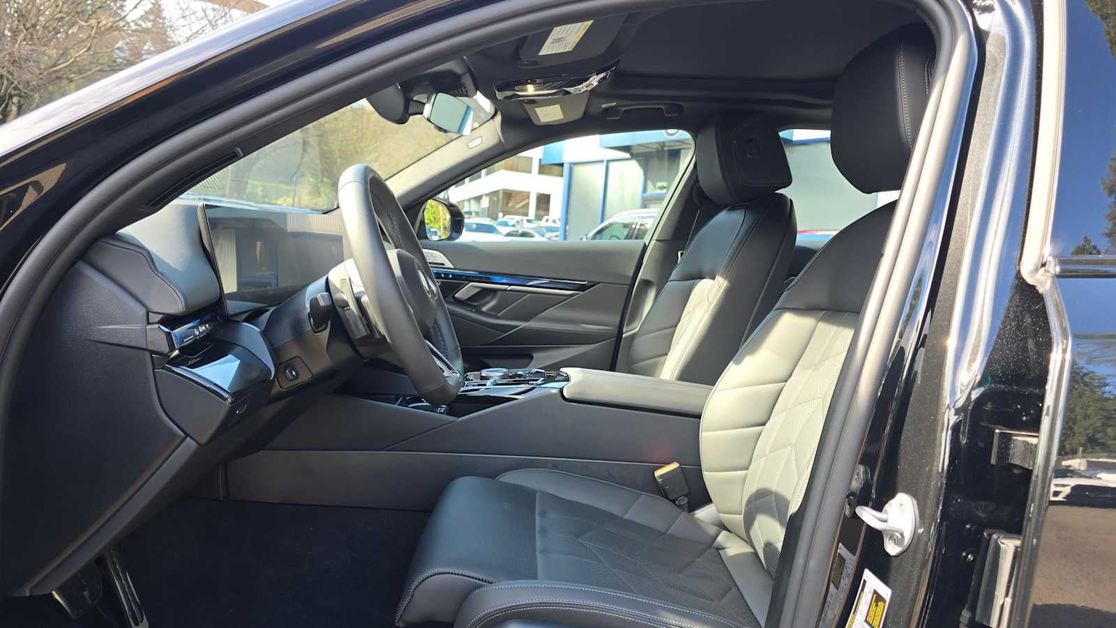 2025 BMW i5 xDrive40