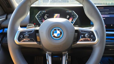 2025 BMW i5 xDrive40