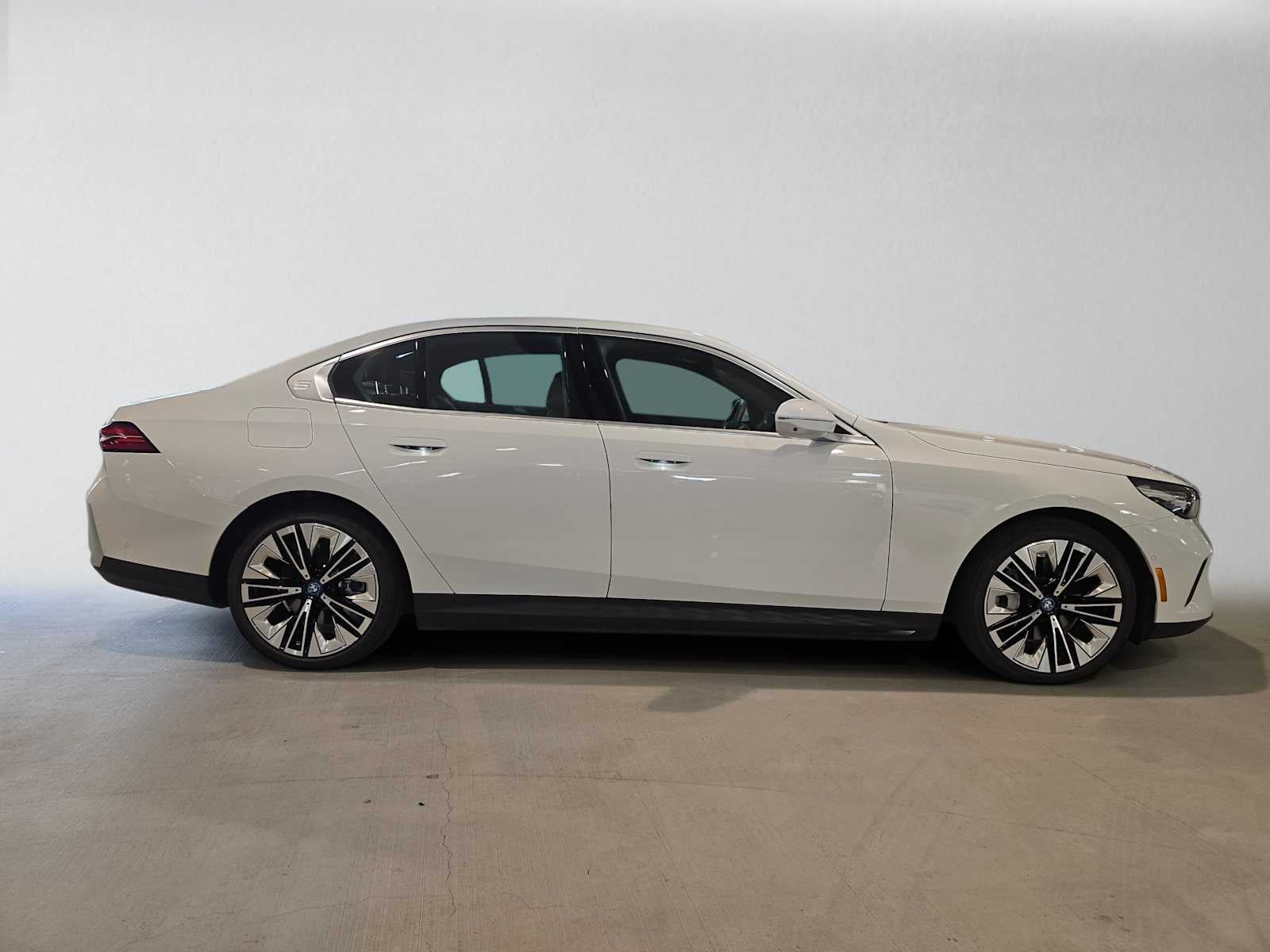 2025 BMW i5 xDrive40