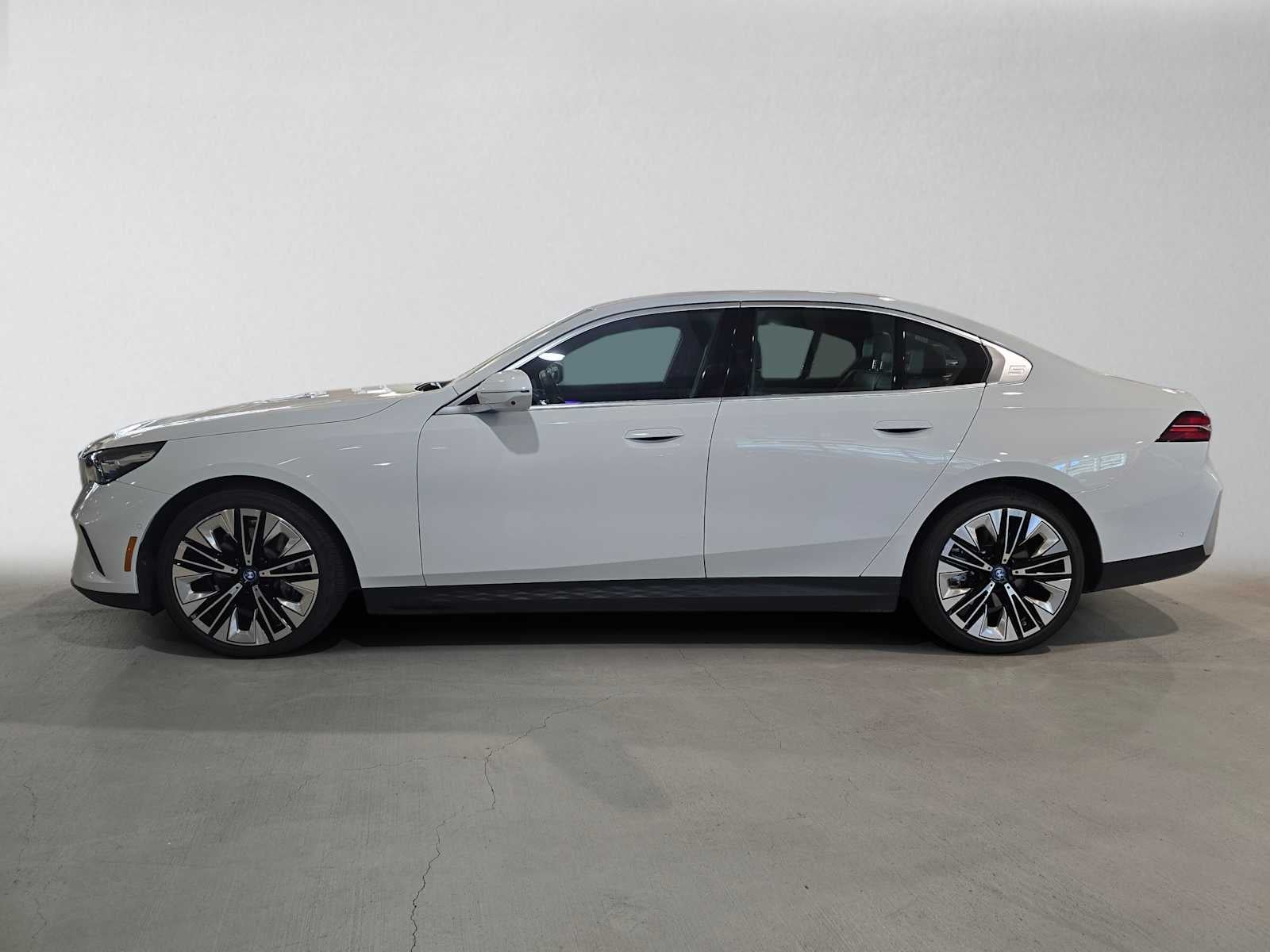 2025 BMW i5 xDrive40