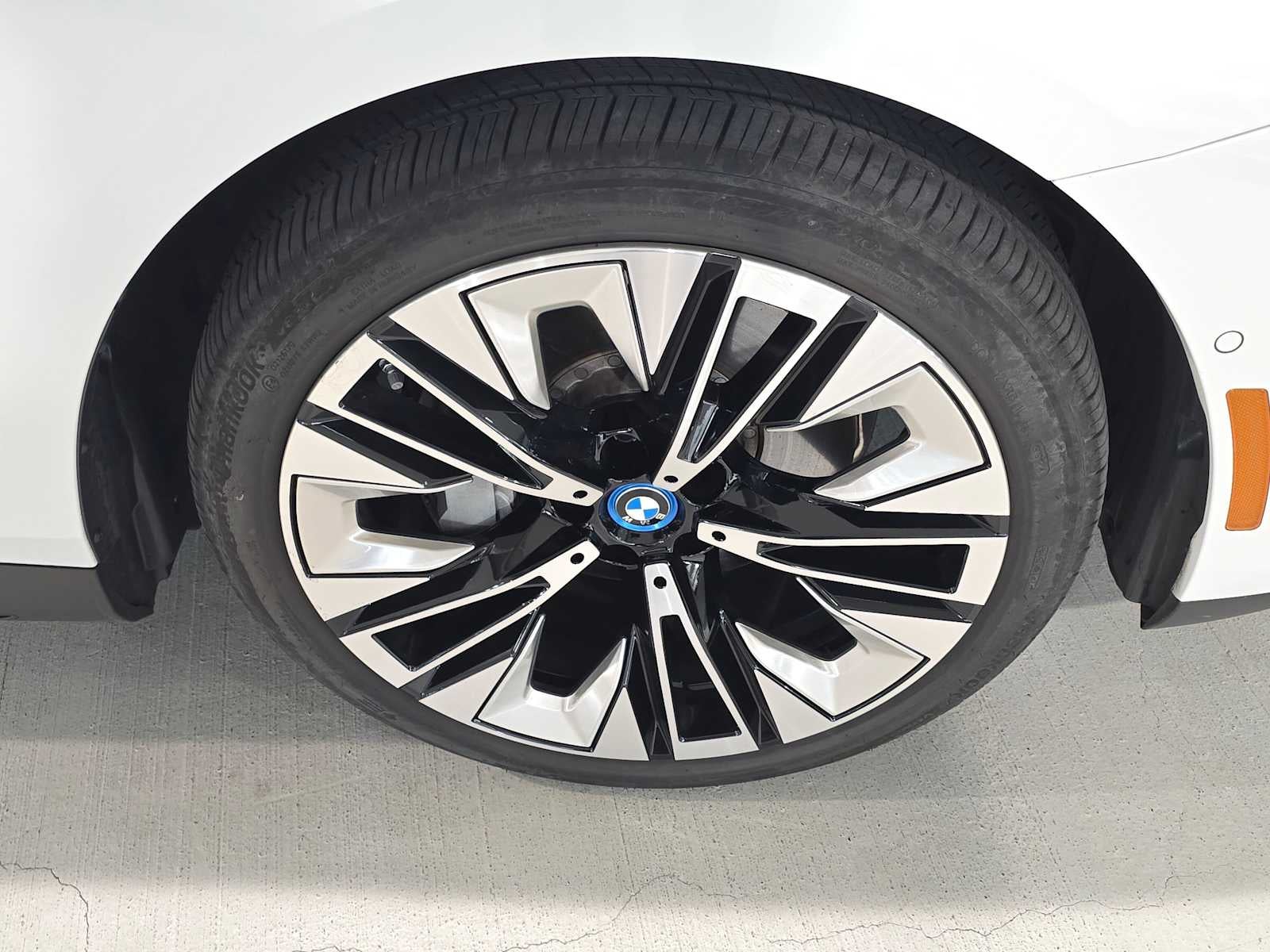 2025 BMW i5 xDrive40