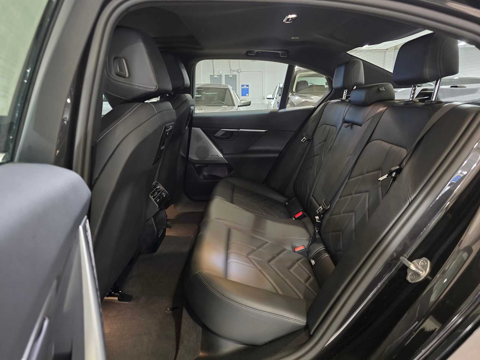 2025 BMW i5 xDrive40