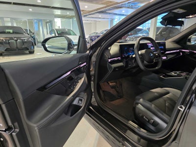 2025 BMW i5 xDrive40