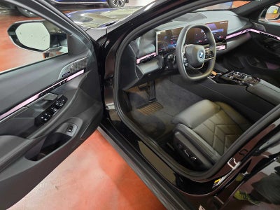 2026 BMW i5 xDrive40