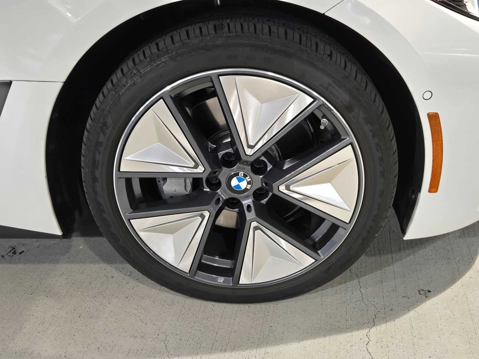 2025 BMW i4 xDrive40