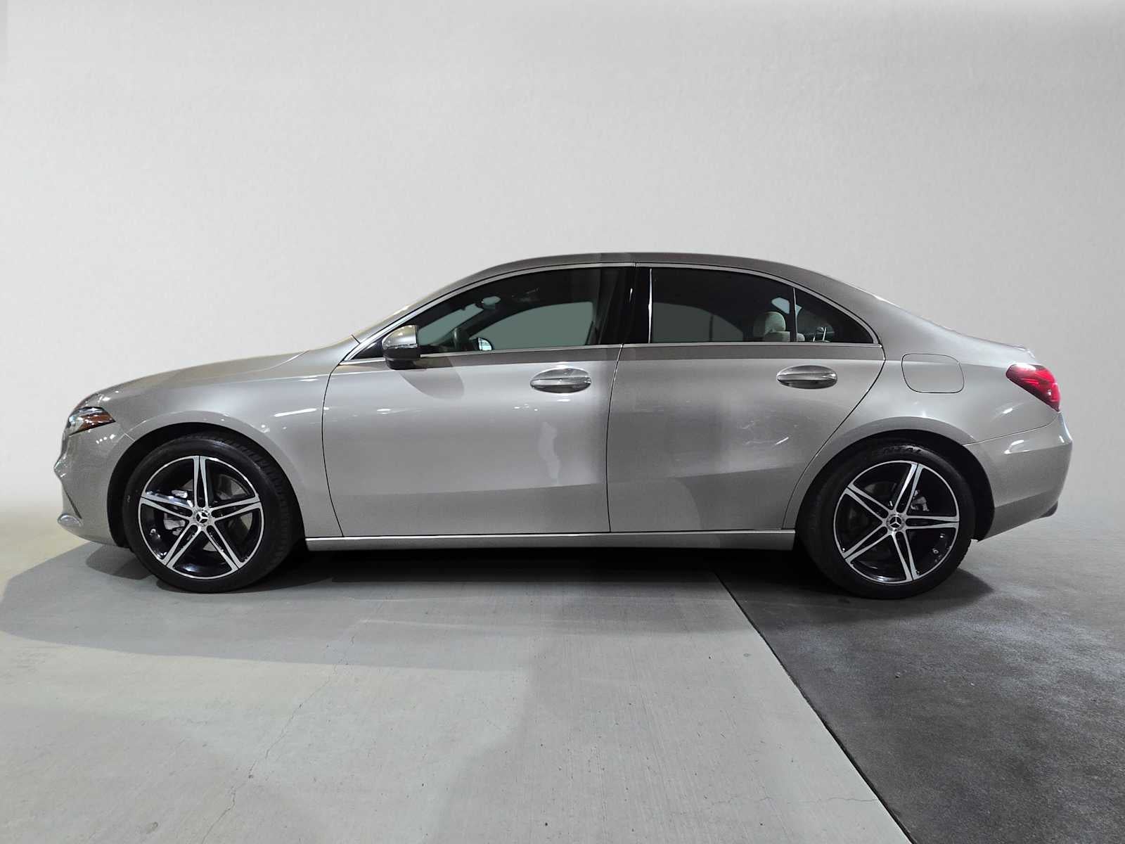 2019 Mercedes-Benz A 220 A 220