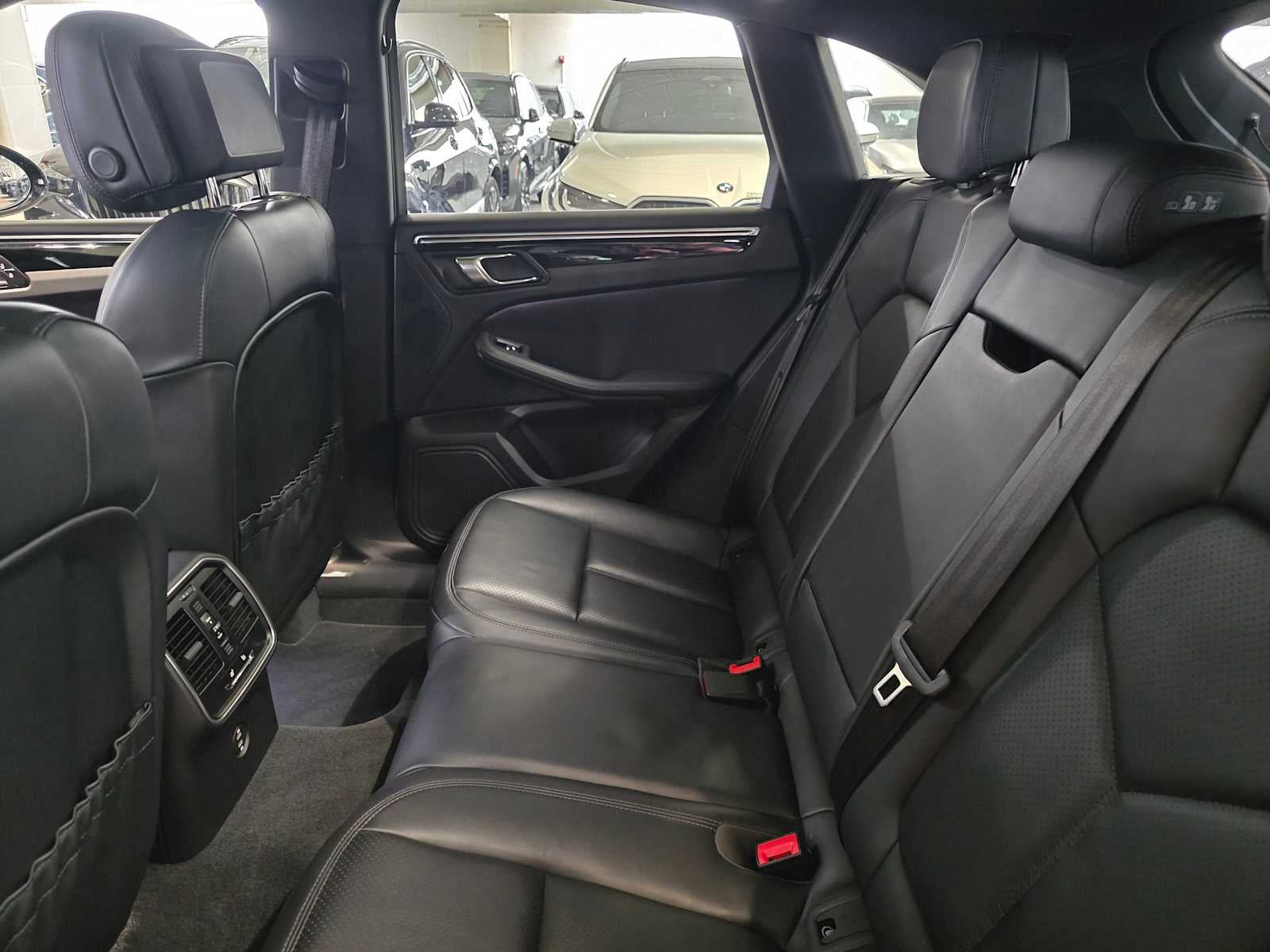 2024 Porsche Macan AWD