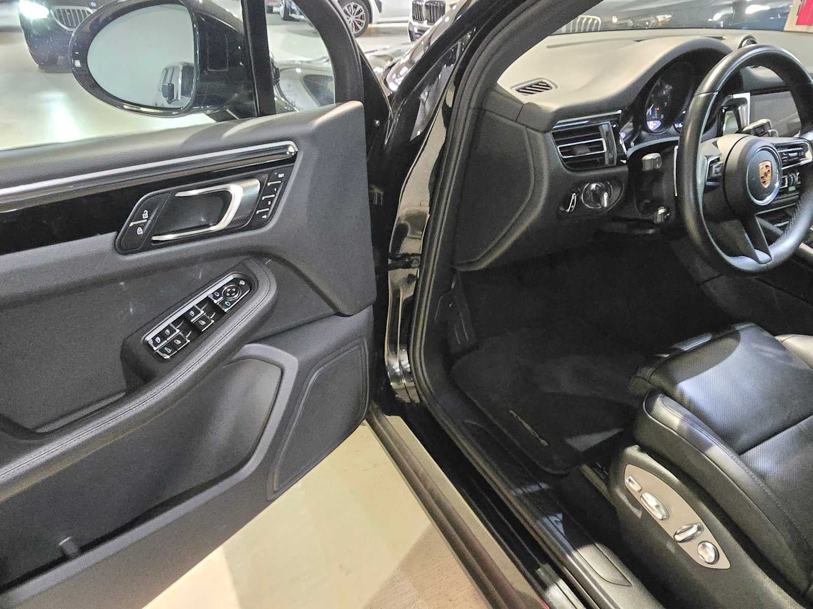 2024 Porsche Macan AWD