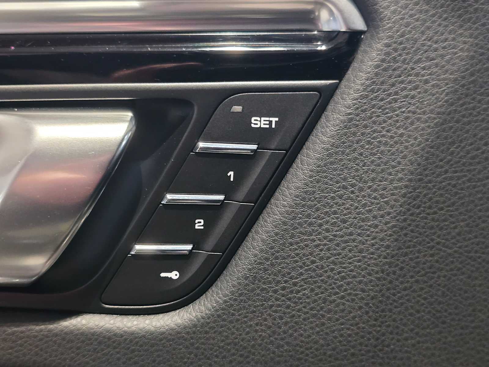 2024 Porsche Macan AWD