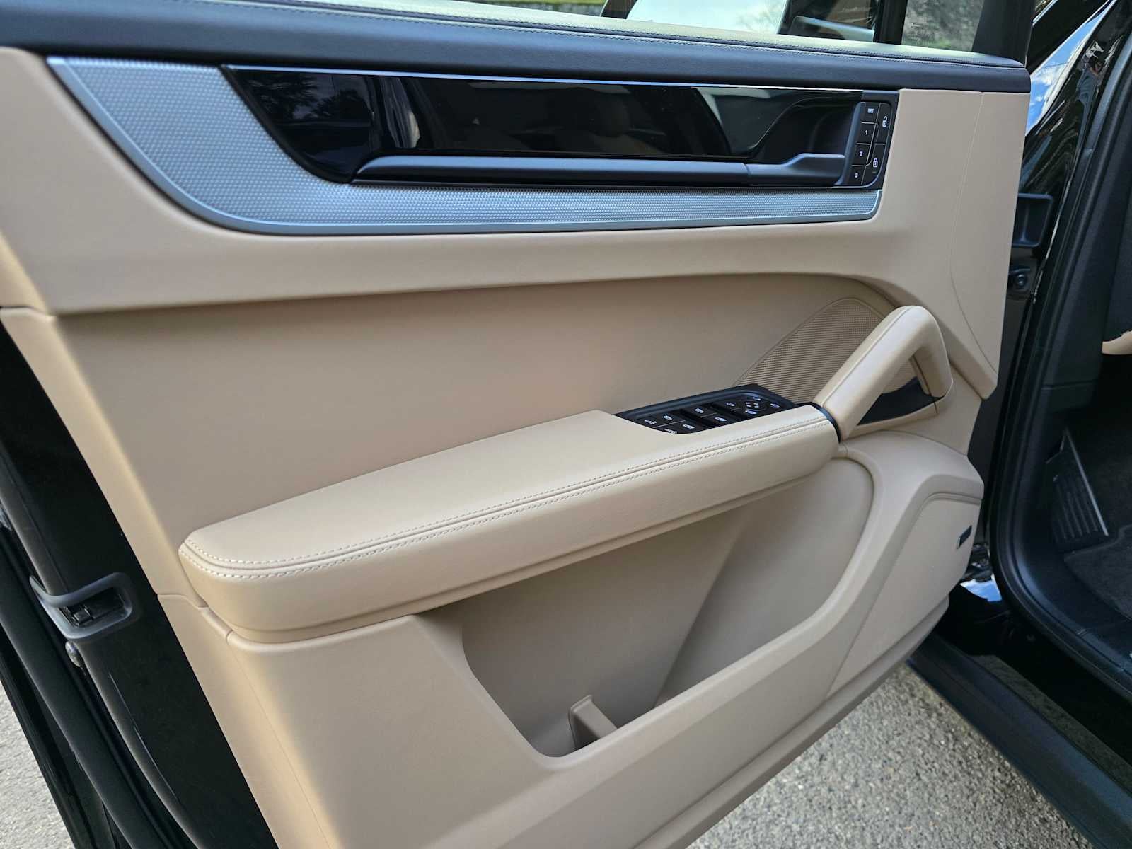 2024 Porsche Cayenne S