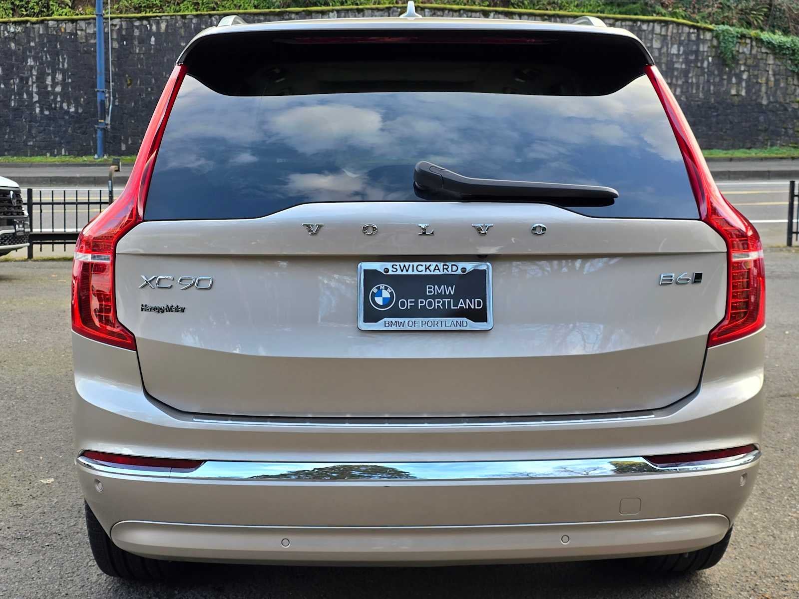 2024 Volvo XC90 Ultimate Bright Theme