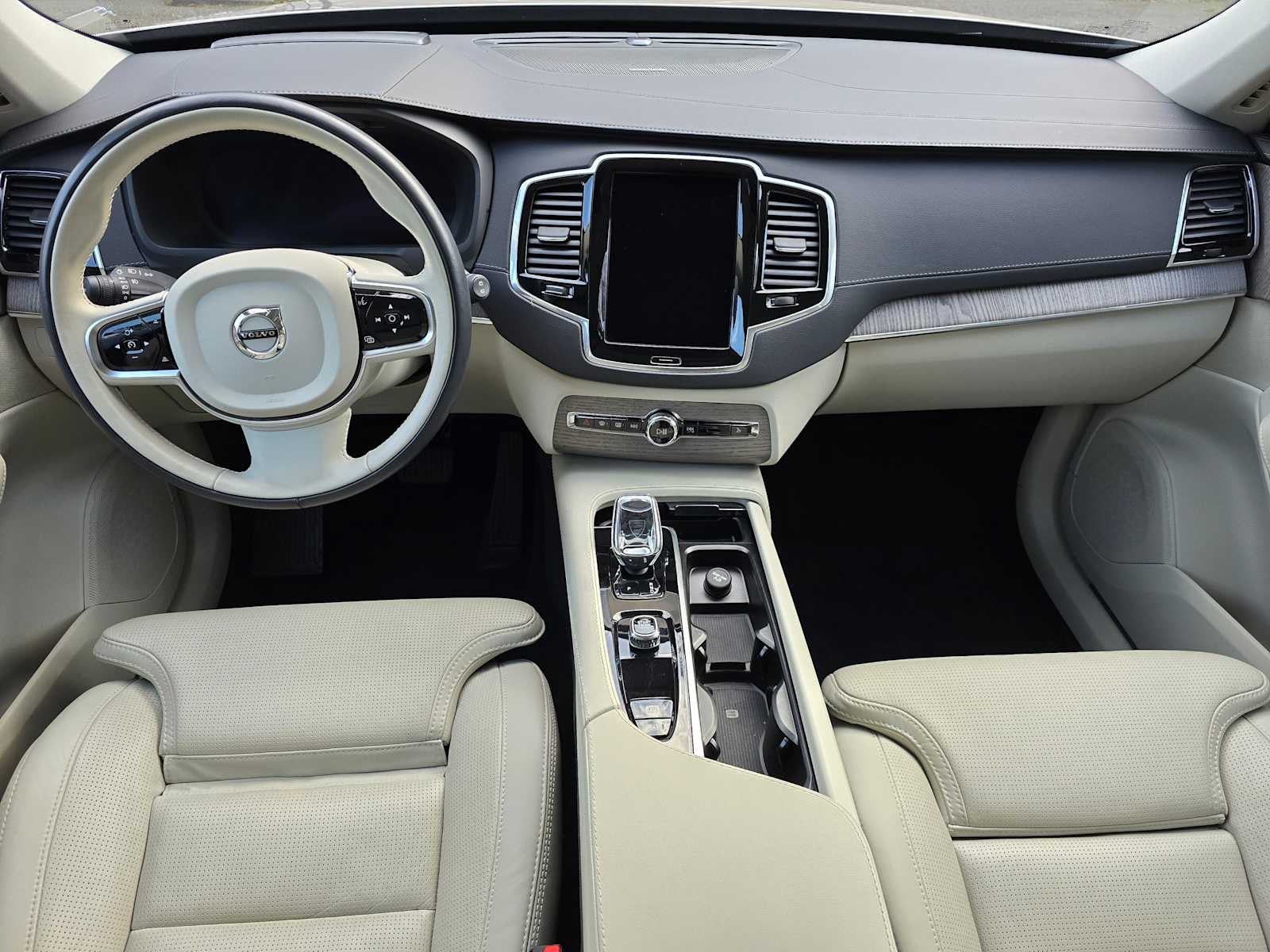 2024 Volvo XC90 Ultimate Bright Theme