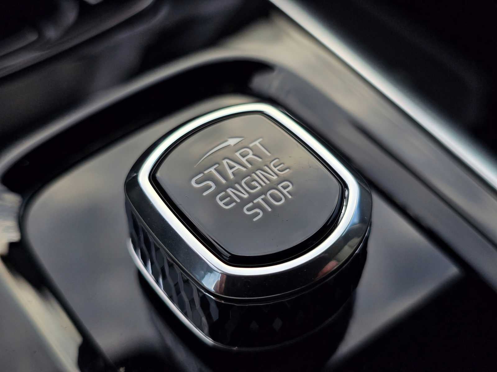 2024 Volvo XC90 Ultimate Bright Theme