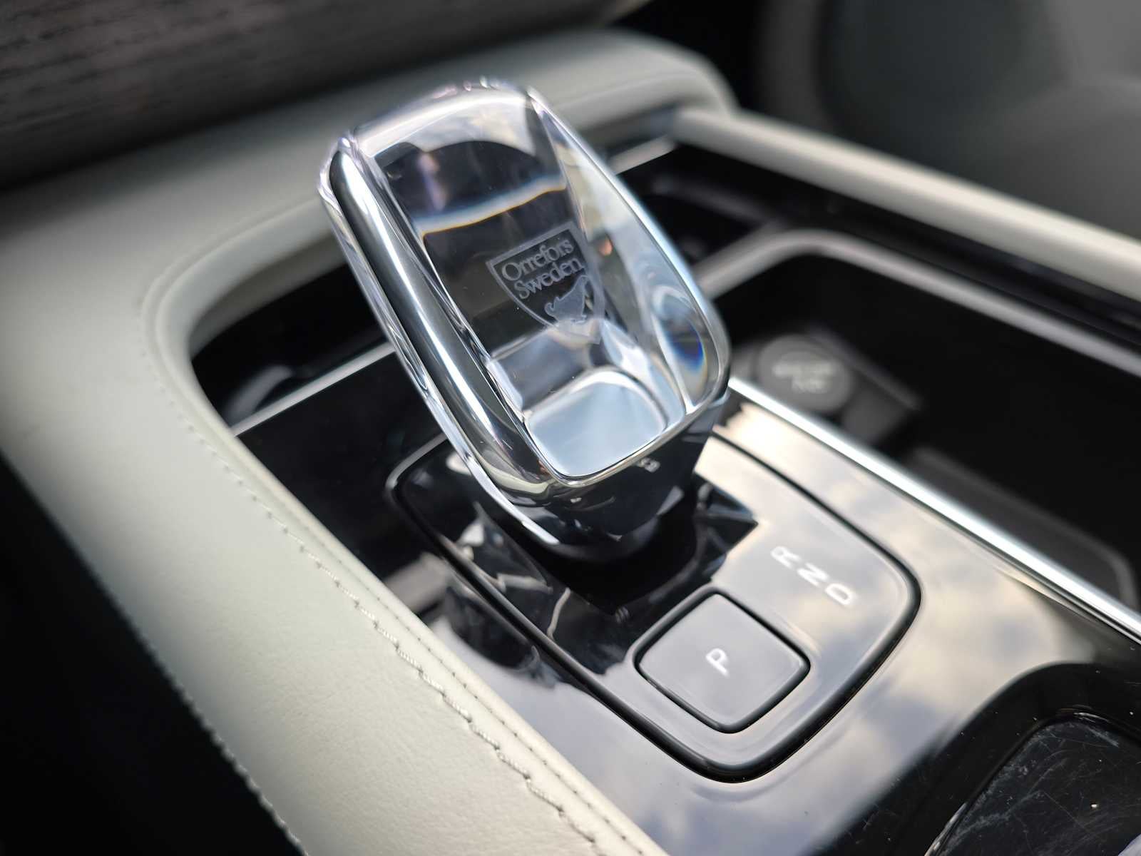 2024 Volvo XC90 Ultimate Bright Theme