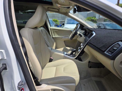 2016 Volvo XC60 T5 Drive-E Premier