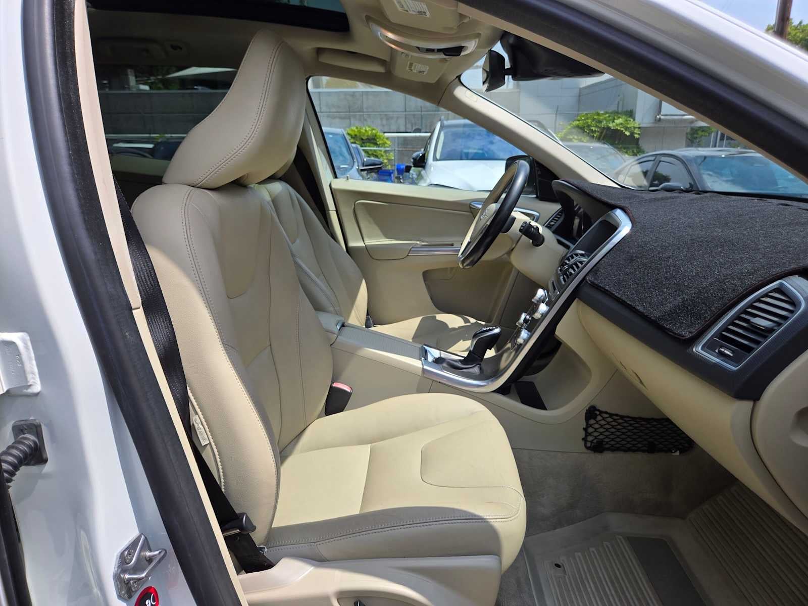 2016 Volvo XC60 T5 Drive-E Premier