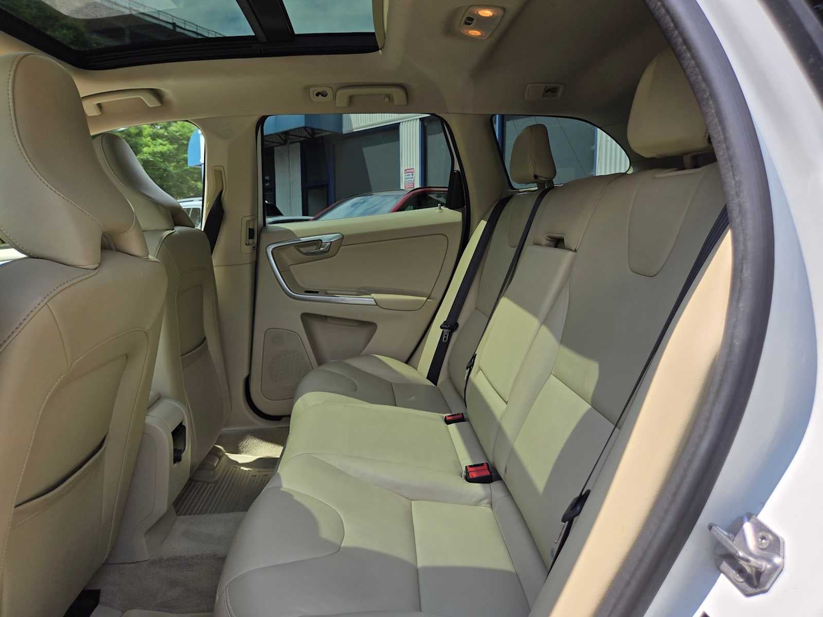 2016 Volvo XC60 T5 Drive-E Premier