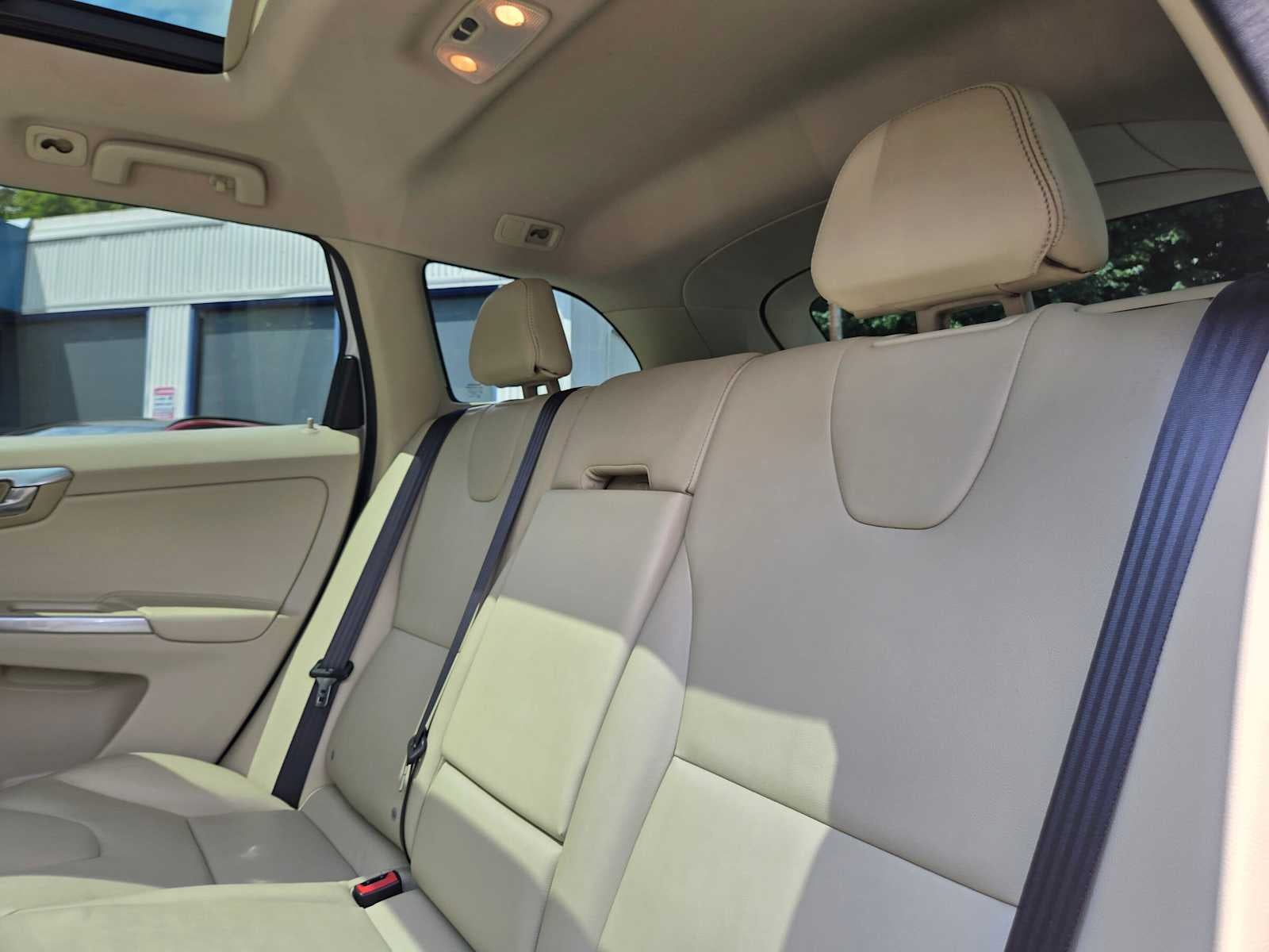 2016 Volvo XC60 T5 Drive-E Premier