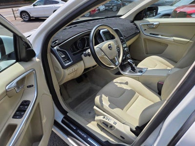 2016 Volvo XC60 T5 Drive-E Premier