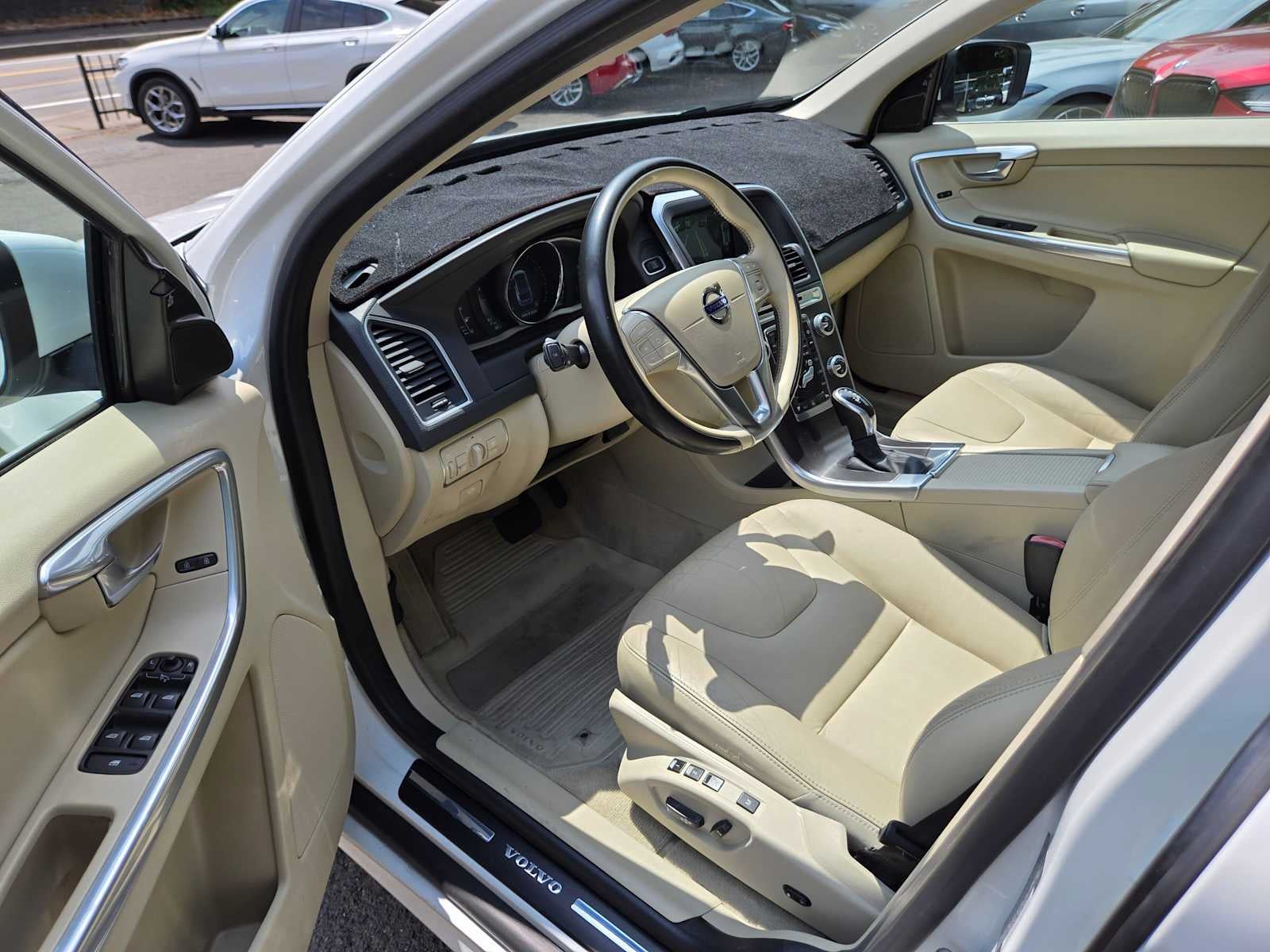 2016 Volvo XC60 T5 Drive-E Premier