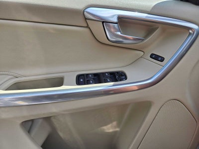 2016 Volvo XC60 T5 Drive-E Premier