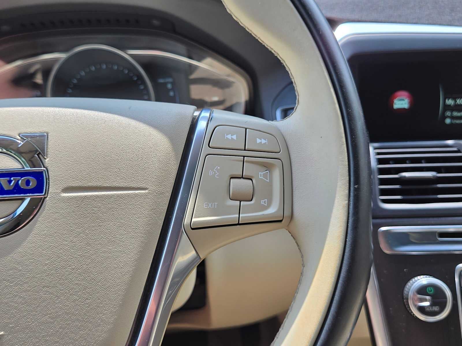 2016 Volvo XC60 T5 Drive-E Premier