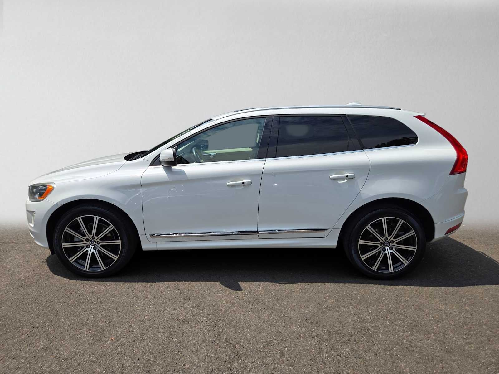 2016 Volvo XC60 T5 Drive-E Premier