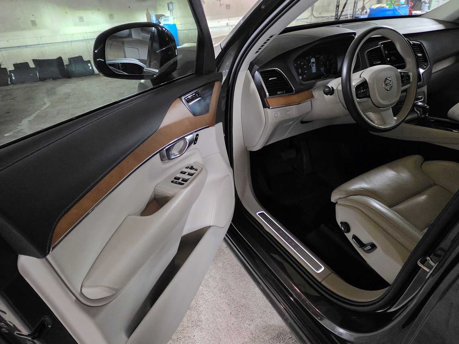 2020 Volvo XC90 Inscription