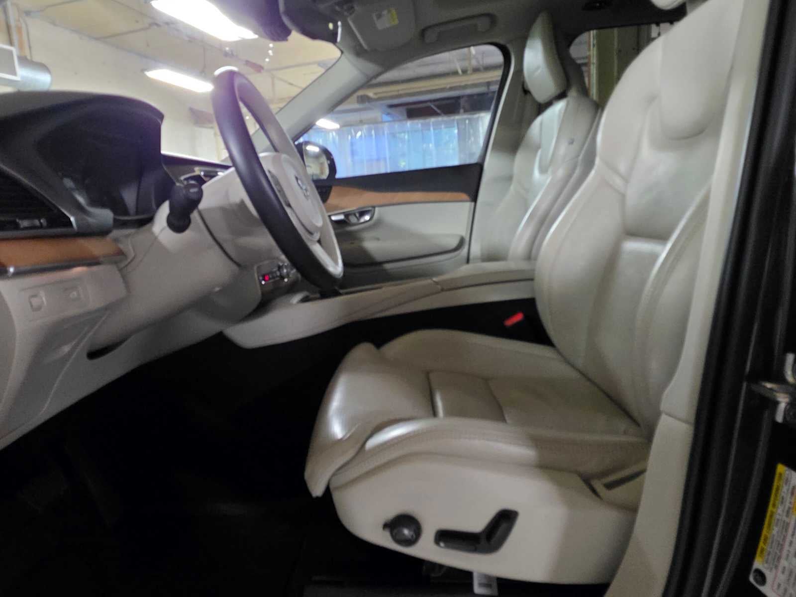 2020 Volvo XC90 Inscription