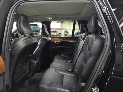 2022 Volvo XC90 Momentum