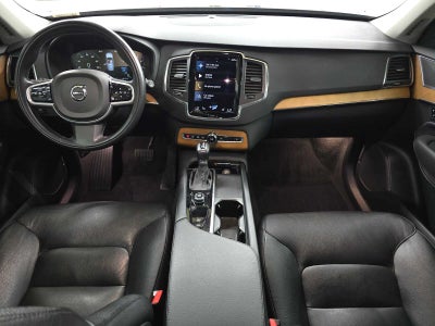 2022 Volvo XC90 Momentum