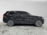2022 Volvo XC90 Momentum