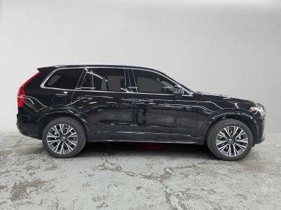 2022 Volvo XC90 Momentum