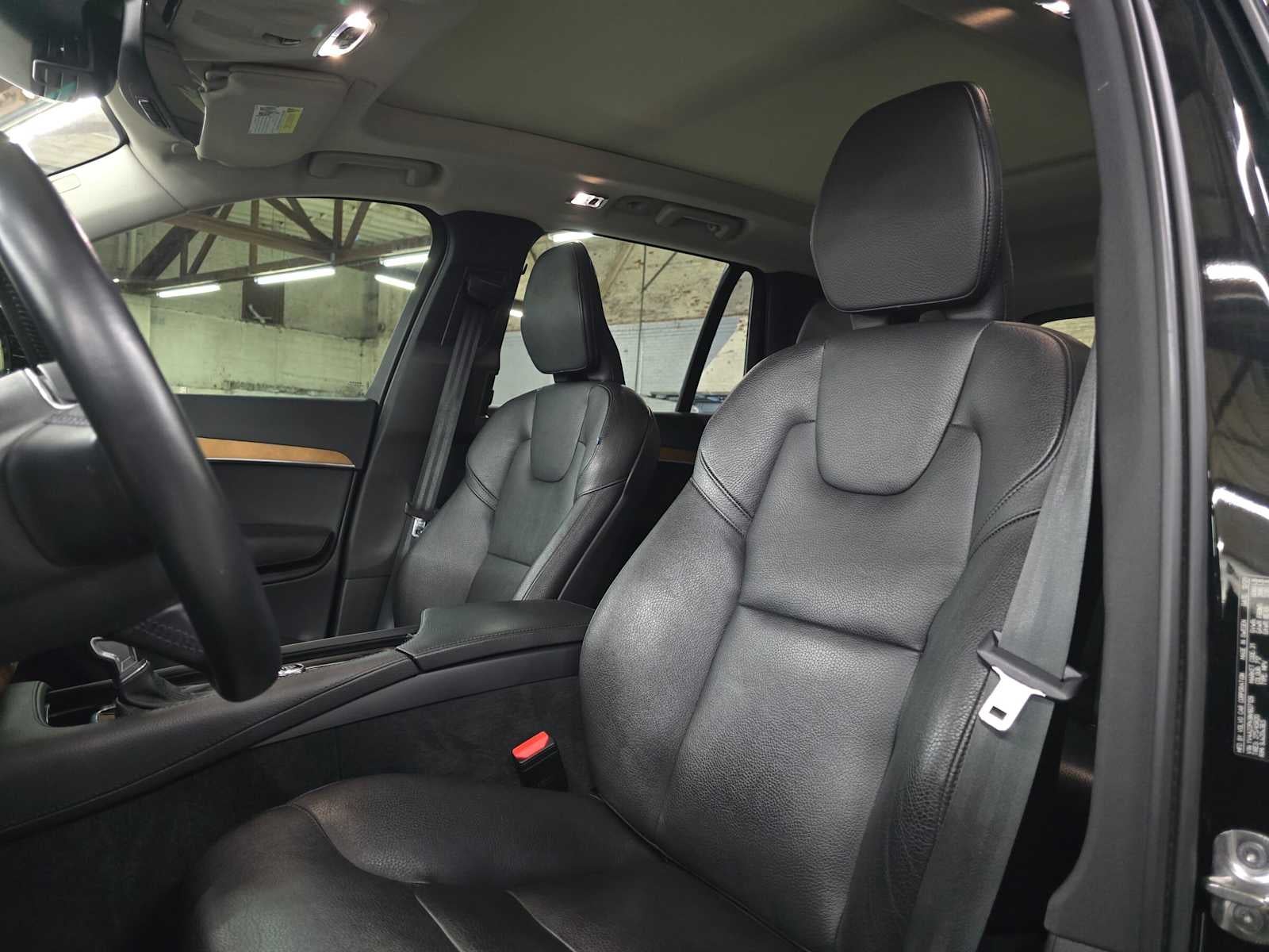 2022 Volvo XC90 Momentum