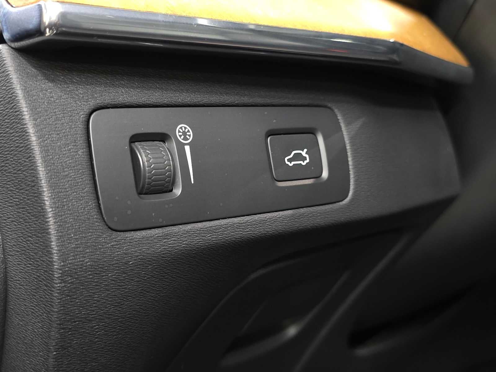 2022 Volvo XC90 Momentum