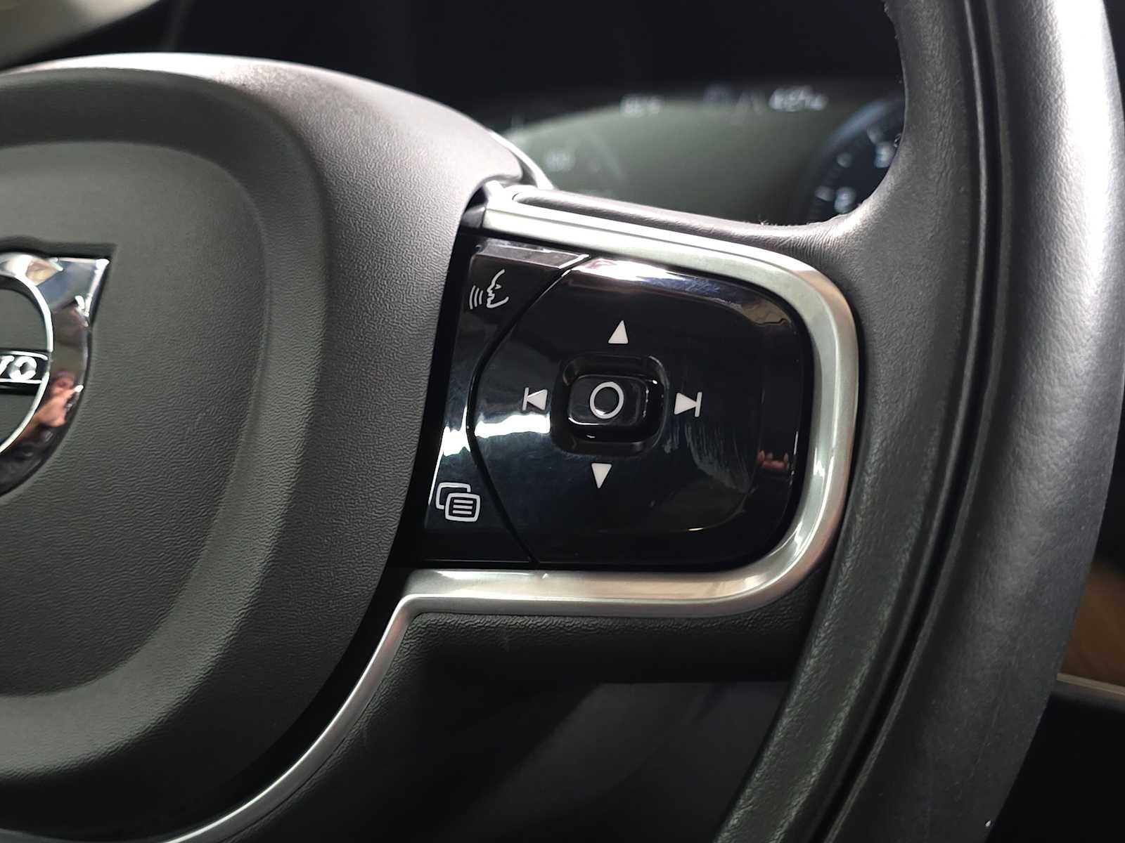 2022 Volvo XC90 Momentum