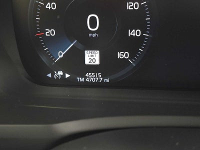 2022 Volvo XC90 Momentum