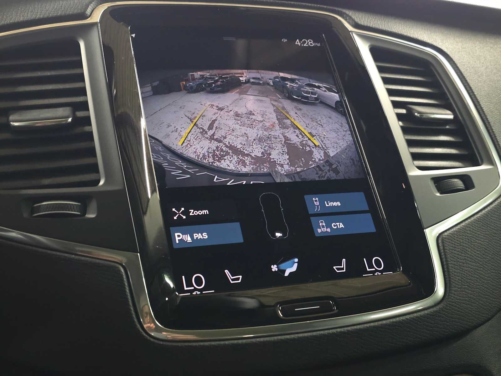 2022 Volvo XC90 Momentum