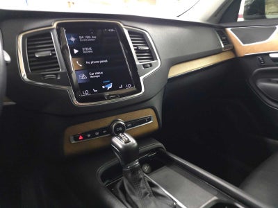 2022 Volvo XC90 Momentum