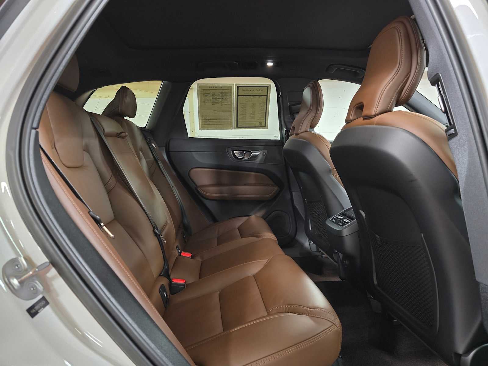 2023 Volvo XC60 Ultimate Dark Theme