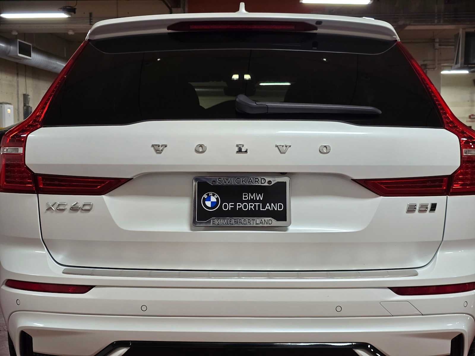 2023 Volvo XC60 Ultimate Dark Theme